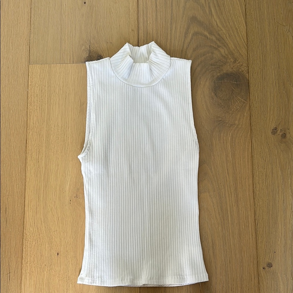 Wilfred White Ribbed Tank Top in XS